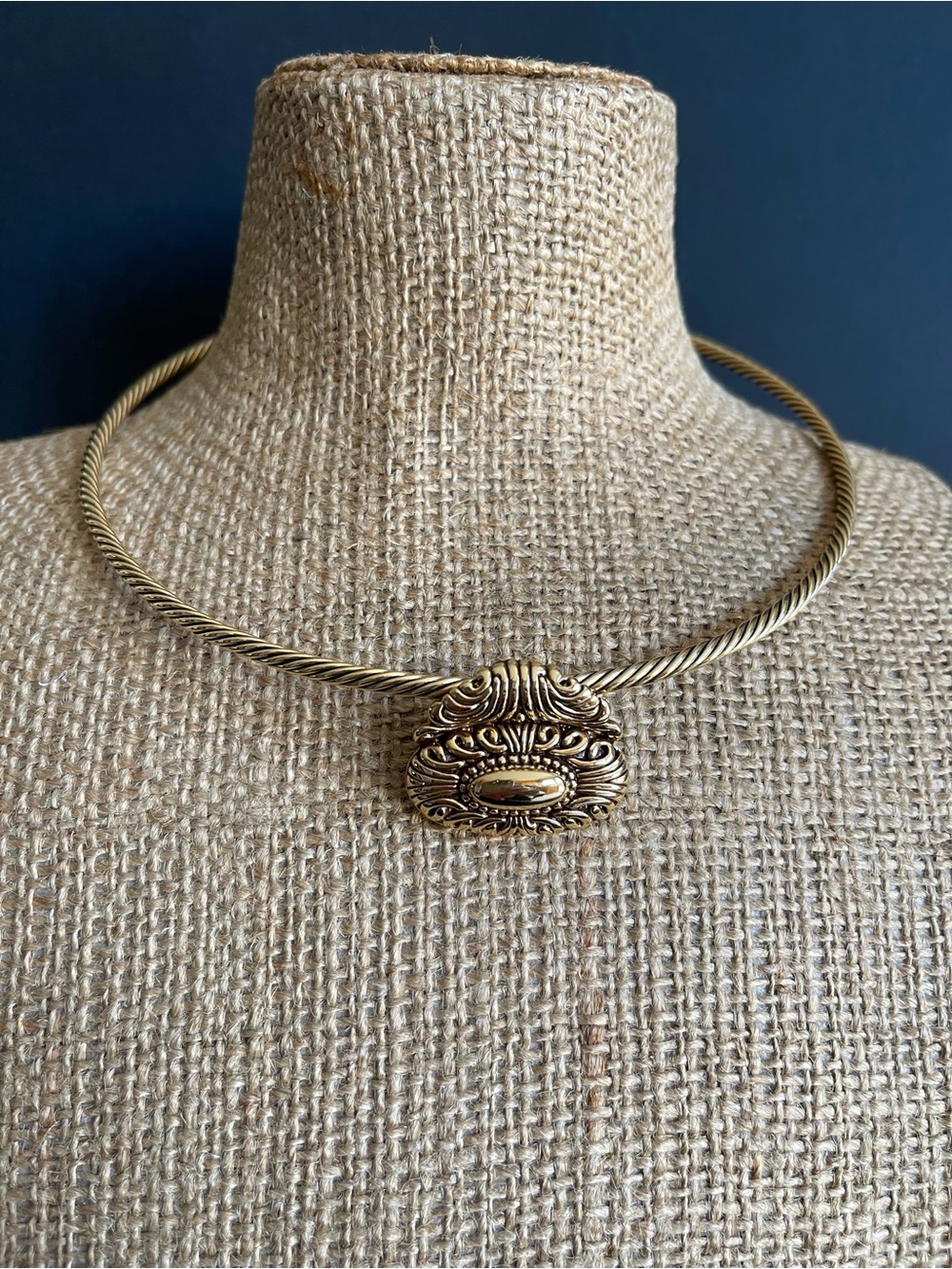 Vintage premier Design Collar choker cuff Necklace with Ornate Pendant.